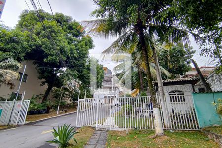 Casa para alugar com 200m², 4 quartos e 3 vagas Casa para alugar com 200m², 4 quartos e 3 vagasfachada