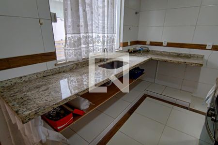 Casa para alugar com 200m², 4 quartos e 3 vagas Casa para alugar com 200m², 4 quartos e 3 vagascozinha