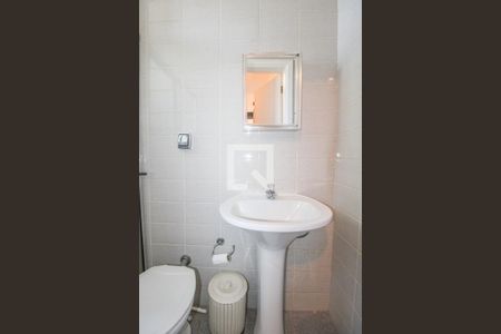 Apartamento para alugar com 213m², 3 quartos e 2 vagasBanheiro de Serviço