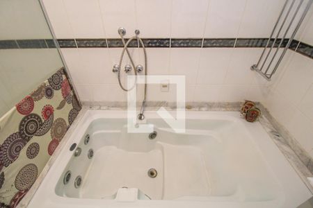 Apartamento para alugar com 213m², 3 quartos e 2 vagasBanheiro