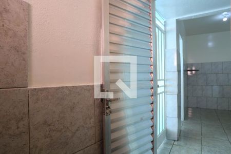 Banheiro de casa para alugar com 1 quarto, 70m² em Boa Vista, Belo Horizonte