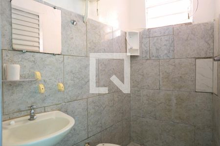 Banheiro de casa para alugar com 1 quarto, 70m² em Boa Vista, Belo Horizonte