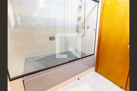 Casa à venda com 385m², 3 quartos e 2 vagasBanheiro