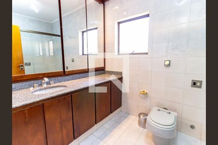 Casa à venda com 385m², 3 quartos e 2 vagasBanheiro