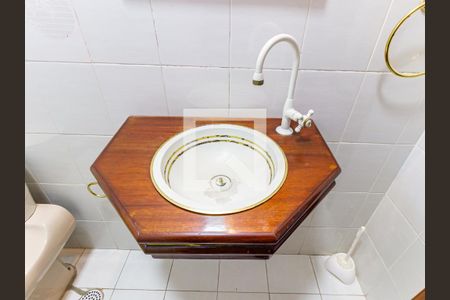 Casa à venda com 385m², 3 quartos e 2 vagasLavabo