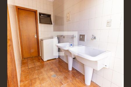 Casa à venda com 385m², 3 quartos e 2 vagasQuintal e Área de Serviço