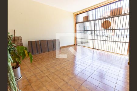 Casa à venda com 385m², 3 quartos e 2 vagasGaragem
