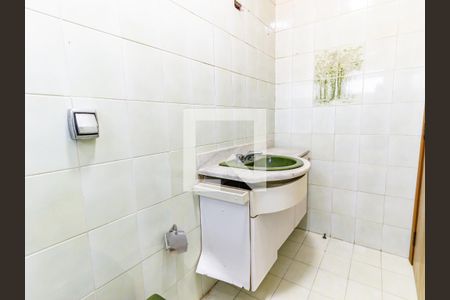 Casa à venda com 385m², 3 quartos e 2 vagasBanheiro da Suíte