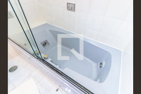 Casa à venda com 385m², 3 quartos e 2 vagasBanheiro