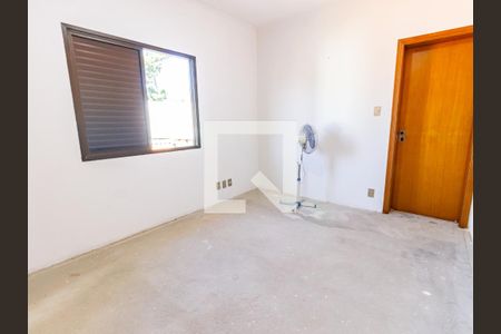 Casa à venda com 385m², 3 quartos e 2 vagasSuíte