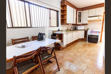 Casa à venda com 385m², 3 quartos e 2 vagasCozinha