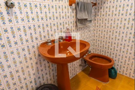 Banheiro Social de casa à venda com 3 quartos, 260m² em Vila Floresta, Santo André