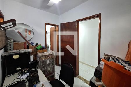 Casa de condomínio à venda com 215m², 4 quartos e 3 vagas Casa de condomínio à venda com 215m², 4 quartos e 3 vagasSuíte 2