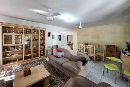 Sala de casa de condomínio à venda com 4 quartos, 215m² em Engenho do Mato, Niterói