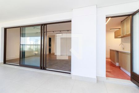 Sala - Varanda de apartamento à venda com 3 quartos, 137m² em Jardim das Acacias, São Paulo