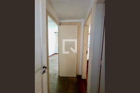 Apartamento à venda com 98m², 3 quartos e sem vaga Apartamento à venda com 98m², 3 quartos e sem vagaCorredor