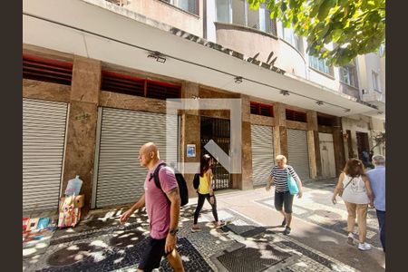 Apartamento à venda com 98m², 3 quartos e sem vaga Apartamento à venda com 98m², 3 quartos e sem vagaFachada com cartaz QA