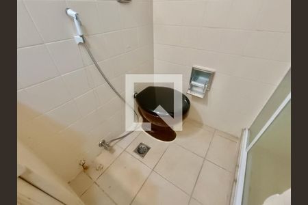 Apartamento à venda com 98m², 3 quartos e sem vaga Apartamento à venda com 98m², 3 quartos e sem vagaBanheiro social