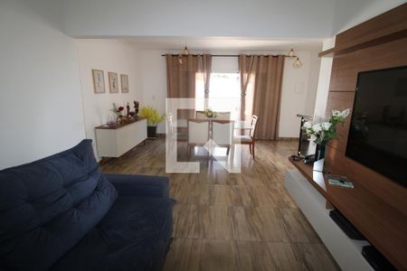 Casa à venda com 440m², 8 quartos e 4 vagasCasa 1 - Sala