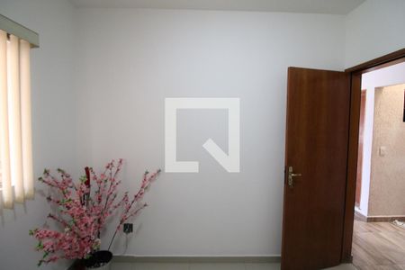 Casa à venda com 440m², 8 quartos e 4 vagasCasa 1 - Quarto 1