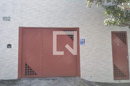 Casa à venda com 440m², 8 quartos e 4 vagasFachada