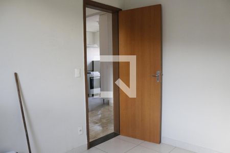 Quarto 1 de apartamento para alugar com 2 quartos, 46m² em Jardim Vitória, Belo Horizonte