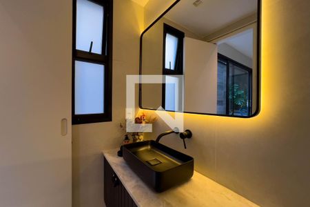 Banheiro de casa de condomínio à venda com 2 quartos, 275m² em Vila Mariana, São Paulo