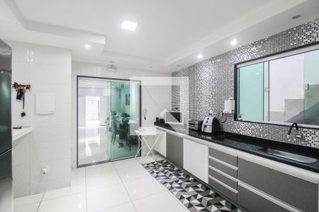 Casa para alugar com 200m², 2 quartos e 2 vagasCozinha