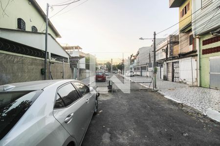 Casa para alugar com 200m², 2 quartos e 2 vagasAcesso a Rua