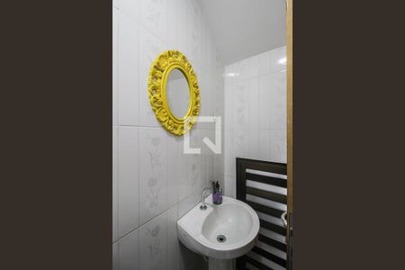 Casa para alugar com 200m², 2 quartos e 2 vagasLavabo