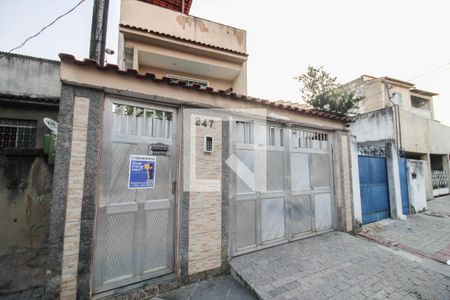 Casa para alugar com 200m², 2 quartos e 2 vagasFachada