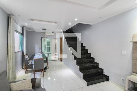 Casa para alugar com 200m², 2 quartos e 2 vagasSala