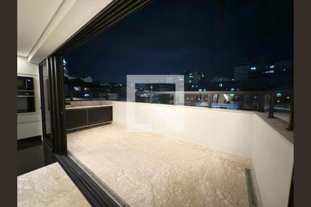 Apartamento à venda com 3 quartos, 256m² em Floresta, Belo Horizonte