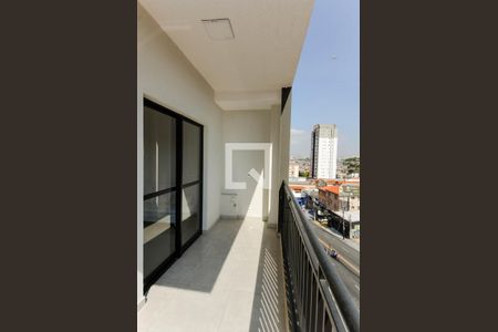 Varanda  de kitnet/studio para alugar com 1 quarto, 30m² em Vila Galvão, Guarulhos