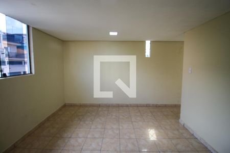 Sala de casa para alugar com 2 quartos, 78m² em Vila Carmosina, São Paulo