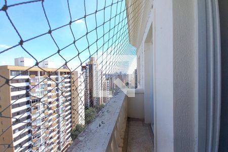 Varanda do Quarto 1  de apartamento para alugar com 3 quartos, 105m² em Cambuí, Campinas