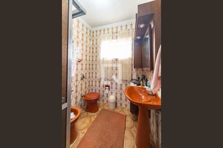 Banheiro  de casa à venda com 3 quartos, 138m² em Vila Linda, Santo André