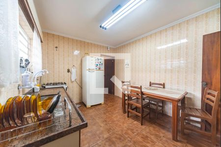 Casa à venda com 138m², 3 quartos e 2 vagas Casa à venda com 138m², 3 quartos e 2 vagasCozinha