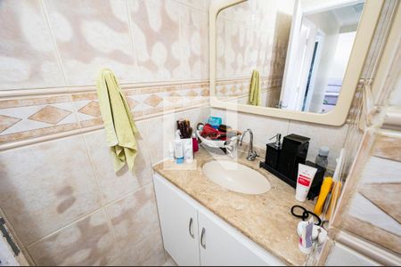 Apartamento à venda com 65m², 2 quartos e 1 vagaBanheiro Social