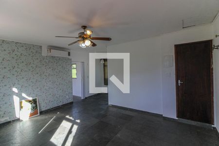 Sala de casa para alugar com 1 quarto, 70m² em Vargem Grande, Rio de Janeiro