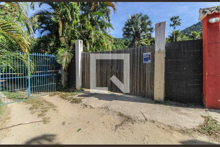 Fachada de casa para alugar com 1 quarto, 70m² em Vargem Grande, Rio de Janeiro