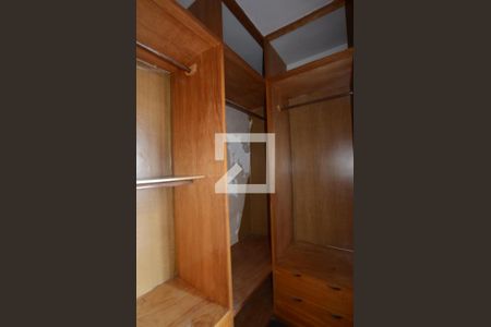 Casa para alugar com 225m², 2 quartos e 3 vagasCloset