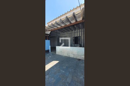 Casa para alugar com 225m², 2 quartos e 3 vagas Casa para alugar com 225m², 2 quartos e 3 vagasFachada