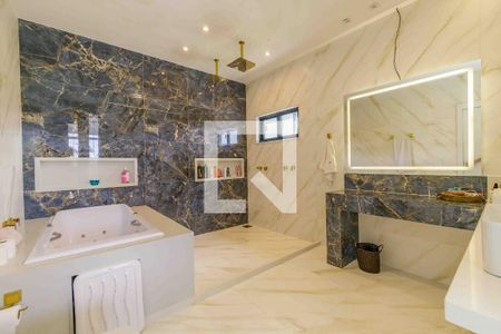 Casa de condomínio à venda com 720m², 4 quartos e 4 vagasBanheiro da Suíte 1