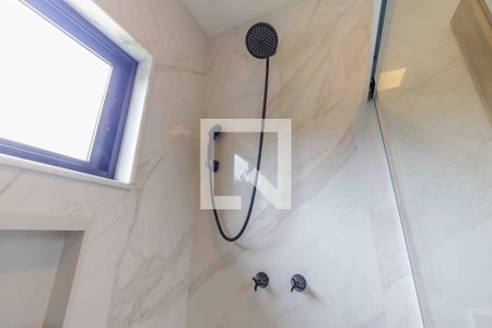 Casa de condomínio à venda com 720m², 4 quartos e 4 vagasBanheiro da Suíte 2