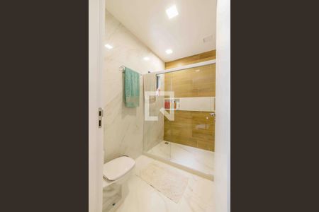 Casa de condomínio à venda com 720m², 4 quartos e 4 vagasBanheiro da Suíte 4