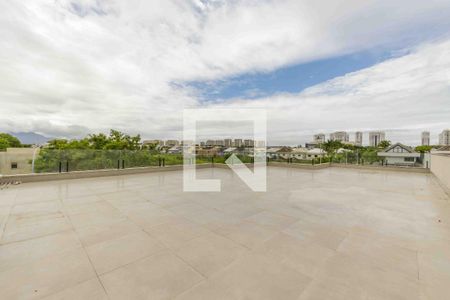 Casa de condomínio à venda com 720m², 4 quartos e 4 vagasVaranda