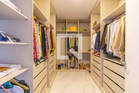 Casa de condomínio à venda com 720m², 4 quartos e 4 vagasCloset da Suíte 1