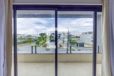 Casa de condomínio à venda com 720m², 4 quartos e 4 vagasVaranda da Suíte 1