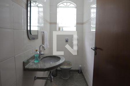 Casa à venda com 312m², 3 quartos e 2 vagasLavabo